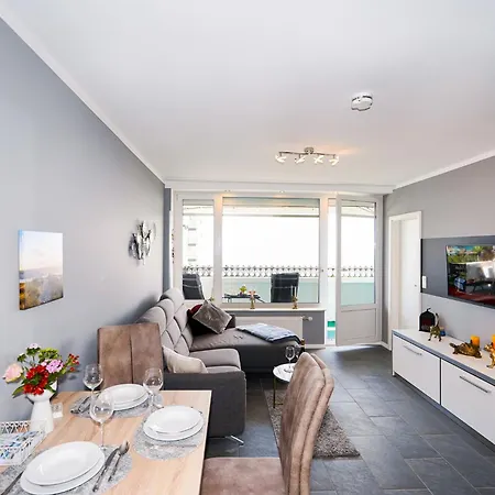 B-113 Elegantes Meerblick-apartment Апартаменты