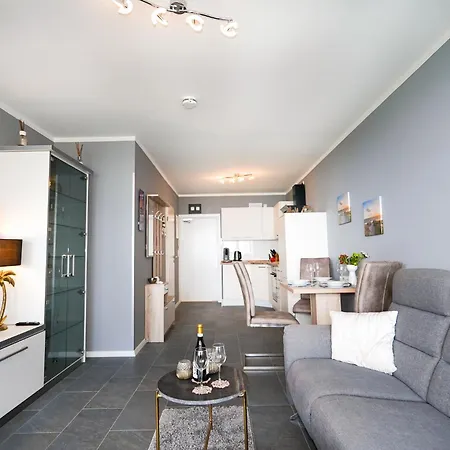 B-113 Elegantes Meerblick-apartment Апартаменты *